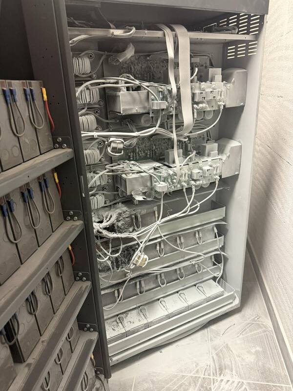UPS technologie po požáru a zásahu hasicím přístrojem